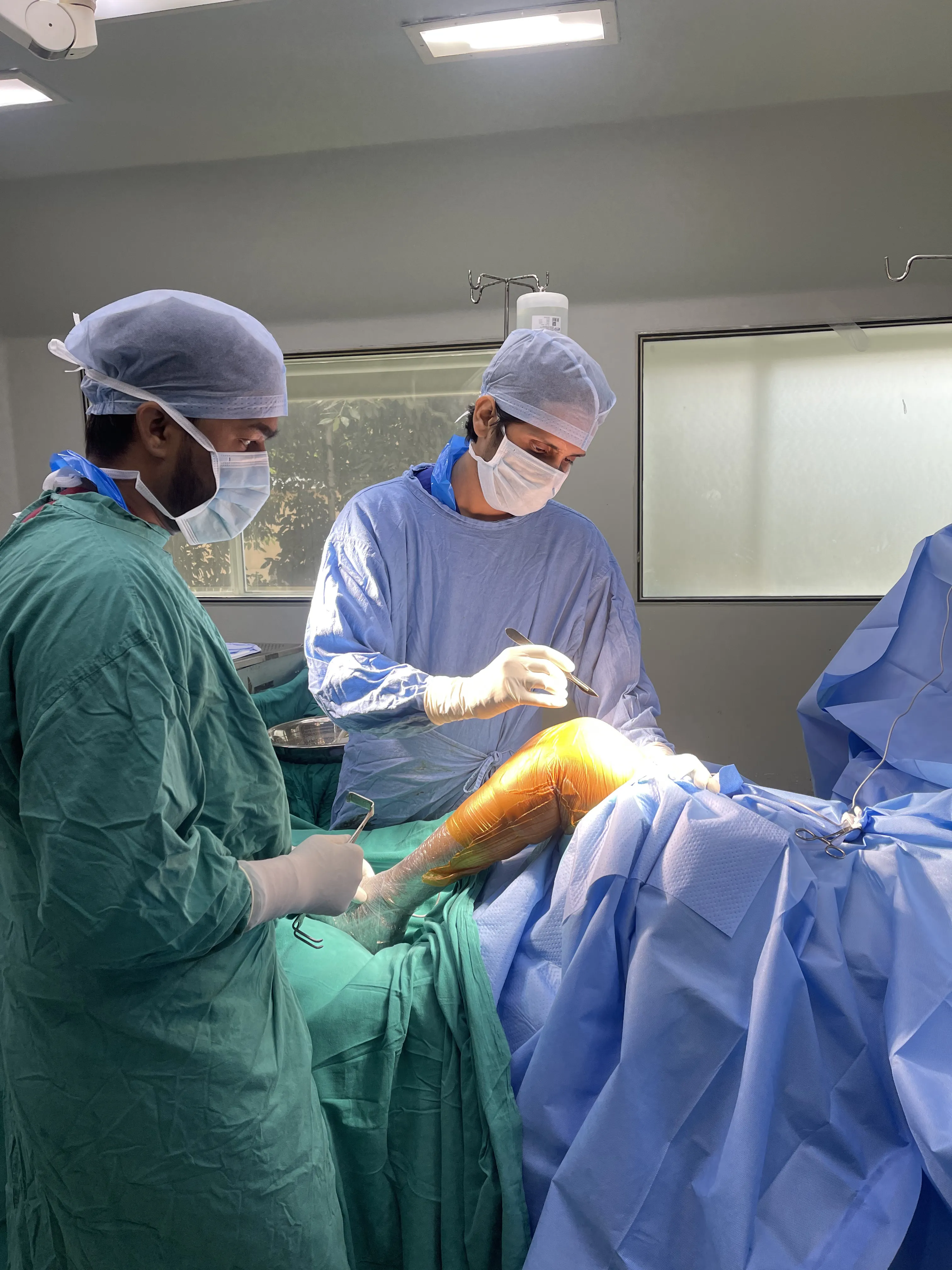 Dr. Mayank Daral performing surgery